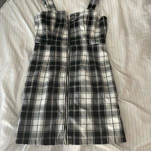 BLACK AND WHITE PLAID FOREVER21 DRESS